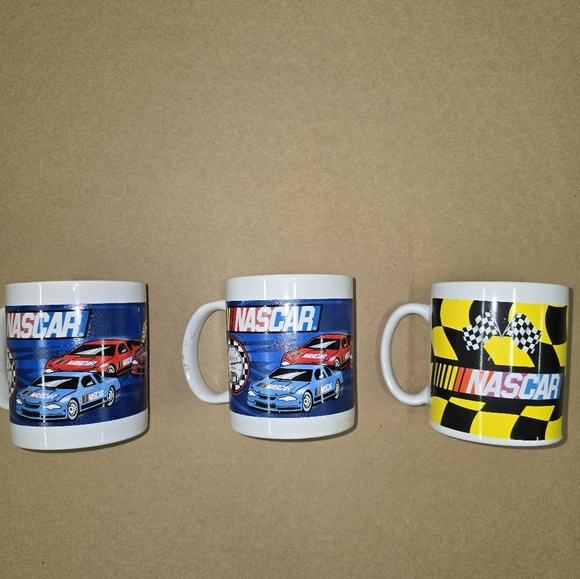 Set of 3 NASCAR coffee mugs from 2004 - Picture 1 of 2